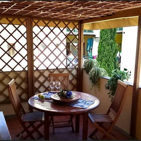 Romantico Balcone In Centro Daire